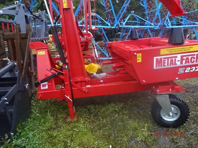 Ballenwickler typu Metal-Fach Z 237-10 - Sonderpreis - Wickelgerät - Dreipunktanbau- Hecklader, Neumaschine v Neureichenau (Obrázek 10)