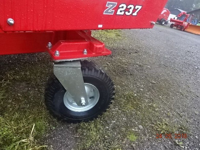 Ballenwickler typu Metal-Fach Z 237-10 - Sonderpreis - Wickelgerät - Dreipunktanbau- Hecklader, Neumaschine v Neureichenau (Obrázek 11)