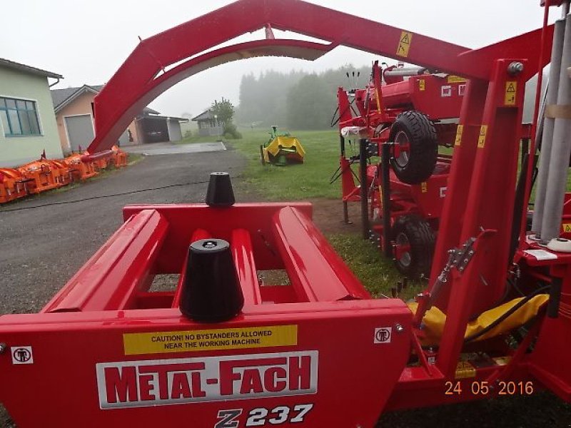 Ballenwickler typu Metal-Fach Z 237-10 - Sonderpreis - Wickelgerät - Dreipunktanbau- Hecklader, Neumaschine v Neureichenau (Obrázek 8)