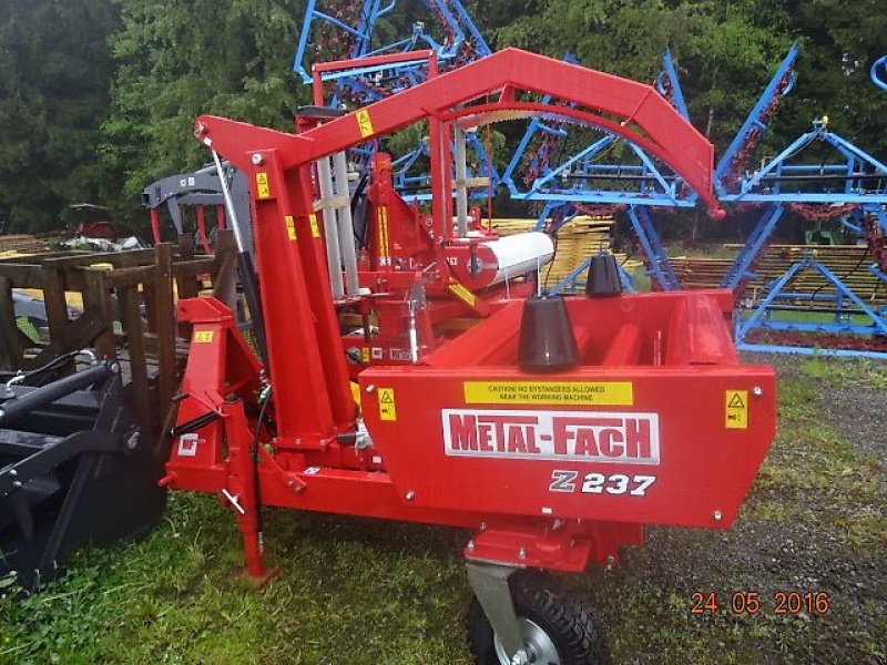 Ballenwickler typu Metal-Fach Z 237-10 - Sonderpreis - Wickelgerät - Dreipunktanbau- Hecklader, Neumaschine v Neureichenau (Obrázek 1)