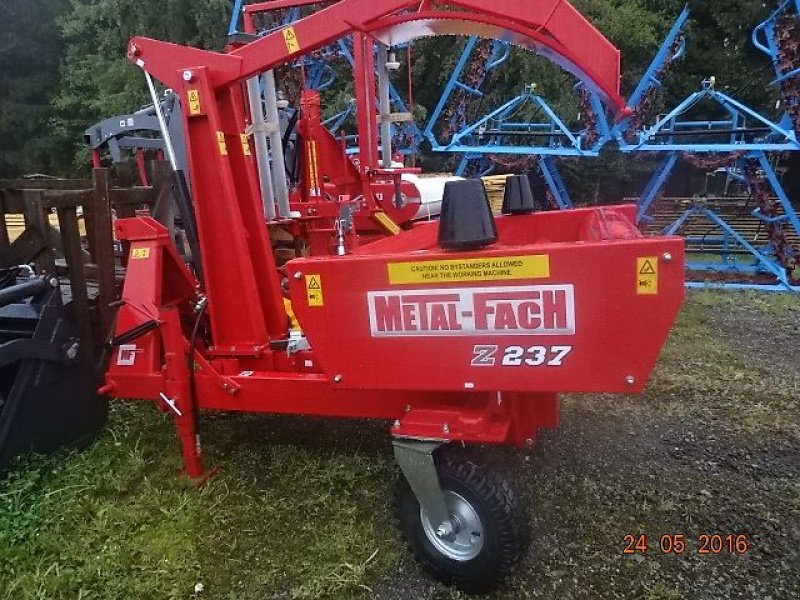 Ballenwickler typu Metal-Fach Z 237-10 - Sonderpreis - Wickelgerät - Dreipunktanbau- Hecklader, Neumaschine v Neureichenau (Obrázek 5)