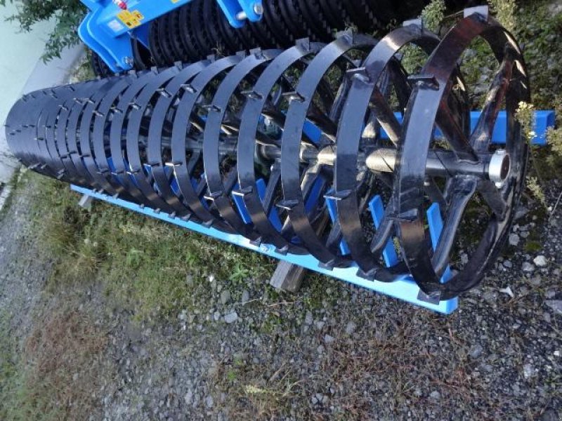 Packer & Walze typu Sonstige V Ring- Walze 3 Meter mit Mitnehmer, Neumaschine v Neureichenau (Obrázek 3)