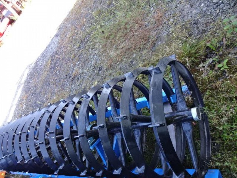 Packer & Walze typu Sonstige V Ring- Walze 3 Meter mit Mitnehmer, Neumaschine v Neureichenau (Obrázek 16)