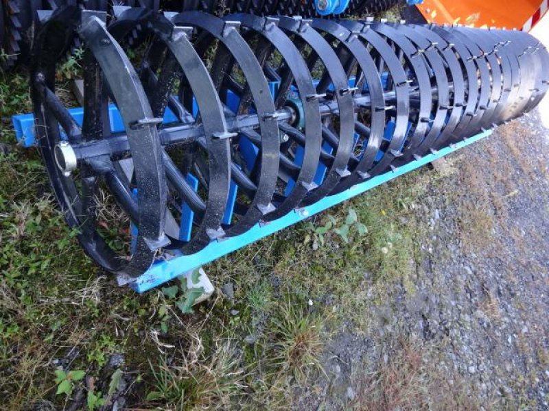 Packer & Walze typu Sonstige V Ring- Walze 3 Meter mit Mitnehmer, Neumaschine v Neureichenau (Obrázek 2)