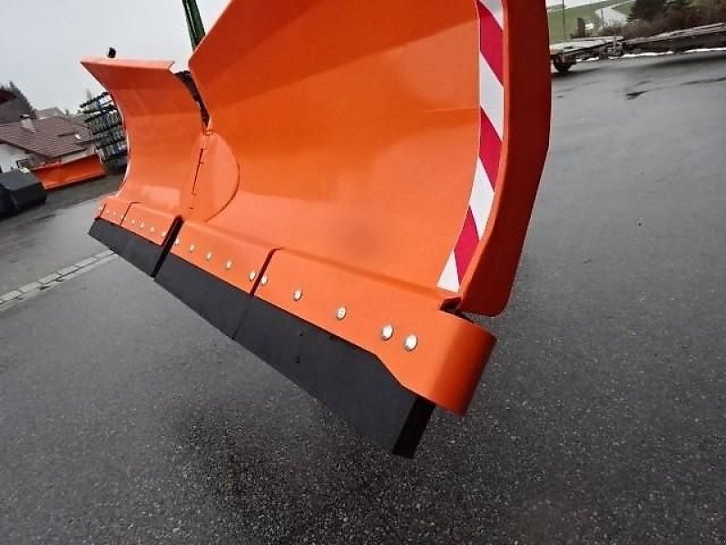 Schneepflug des Typs SVD Vario M 300- Varioschneepflug- Stabile Ausführung, Neumaschine in Neureichenau (Bild 5)