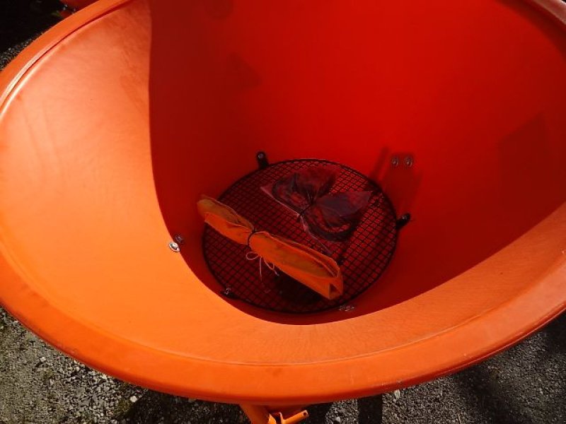 Schneepflug του τύπου Bellon Mit 056-1 / 056 2- Salzstreuer m . hydrl. Schieber- Neu - mit Abdeckplane- Trichterstreuer - mit 200 Liter - 300 Liter - 400 Liter oder 600 Liter Inhalt, Neumaschine σε Neureichenau (Φωτογραφία 5)