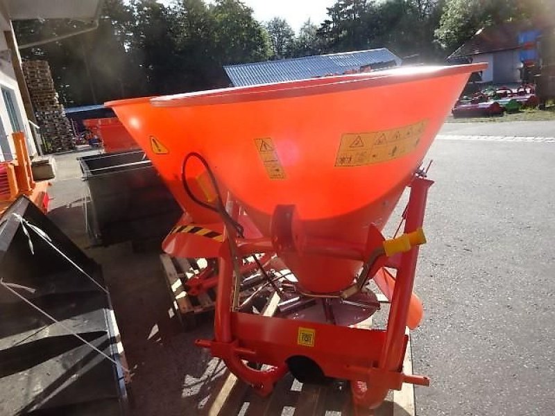 Schneepflug του τύπου Bellon Mit 056-1 / 056 2- Salzstreuer m . hydrl. Schieber- Neu - mit Abdeckplane- Trichterstreuer - mit 200 Liter - 300 Liter - 400 Liter oder 600 Liter Inhalt, Neumaschine σε Neureichenau (Φωτογραφία 23)