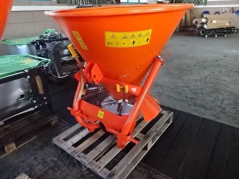 Schneepflug του τύπου Bellon Mit 056-1 / 056 2- Salzstreuer m . hydrl. Schieber- Neu - mit Abdeckplane- Trichterstreuer - mit 200 Liter - 300 Liter - 400 Liter oder 600 Liter Inhalt, Neumaschine σε Neureichenau (Φωτογραφία 24)