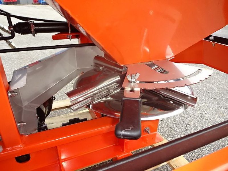 Schneepflug van het type Rol-Ex NEUE- N0 56/  3- Salzstreuer -  600 und  Liter  1000 möglich, Neumaschine in Neureichenau (Foto 3)