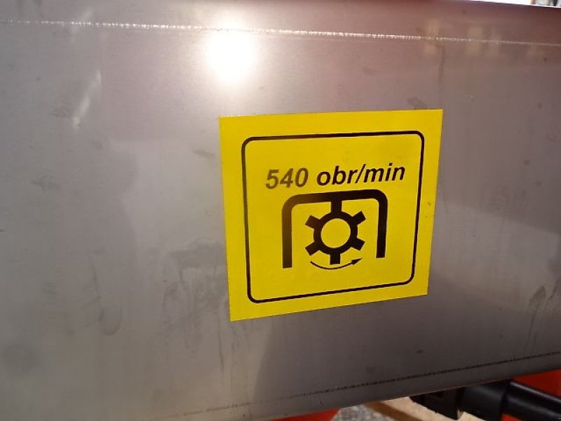 Schneepflug van het type Rol-Ex NEUE- N0 56/  3- Salzstreuer -  600 und  Liter  1000 möglich, Neumaschine in Neureichenau (Foto 10)