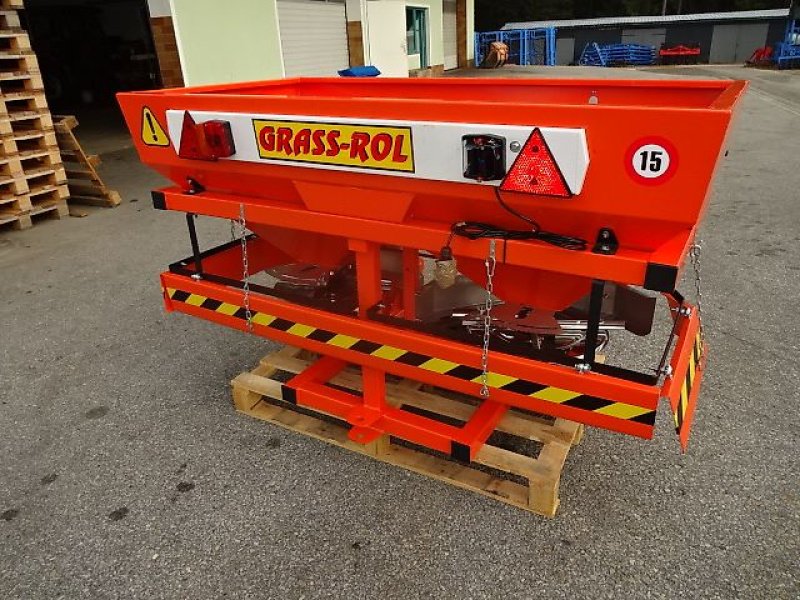 Schneepflug van het type Rol-Ex NEUE- N0 56/  3- Salzstreuer -  600 und  Liter  1000 möglich, Neumaschine in Neureichenau (Foto 1)