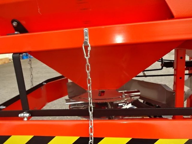 Schneepflug van het type Rol-Ex NEUE- N0 56/  3- Salzstreuer -  600 und  Liter  1000 möglich, Neumaschine in Neureichenau (Foto 22)