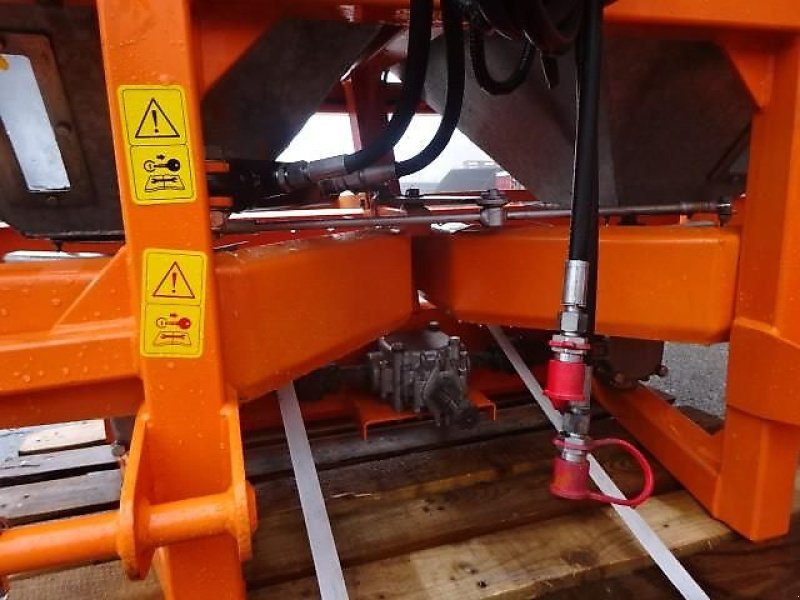 Schneepflug типа Bellon Mit Salzstreuer 1000 Liter - 2 Streuräder-, Neumaschine в Neureichenau (Фотография 4)