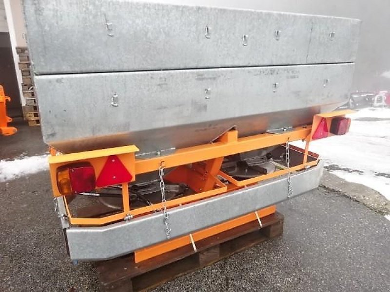 Schneepflug типа Bellon Mit Salzstreuer 1000 Liter - 2 Streuräder-, Neumaschine в Neureichenau (Фотография 12)