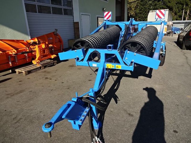 Packer & Walze typu SVD Cambridgewalze 8 Meter- Hydraulisch- 3 teilig, Neumaschine v Neureichenau (Obrázek 3)