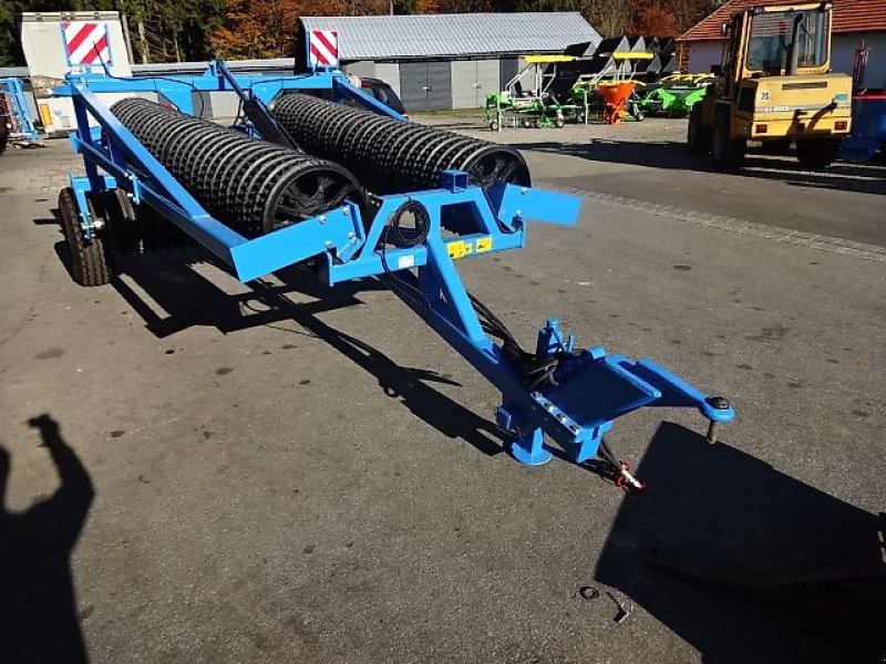 Packer & Walze typu SVD Cambridgewalze 8 Meter- Hydraulisch- 3 teilig, Neumaschine v Neureichenau (Obrázek 2)