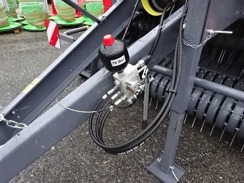 Rundballenpresse typu Metal-Fach Z 562 RN - Presse m Rotor- Messer- Zentralschmierung. mit Bremse- Top Preis, Neumaschine v Neureichenau (Obrázek 4)