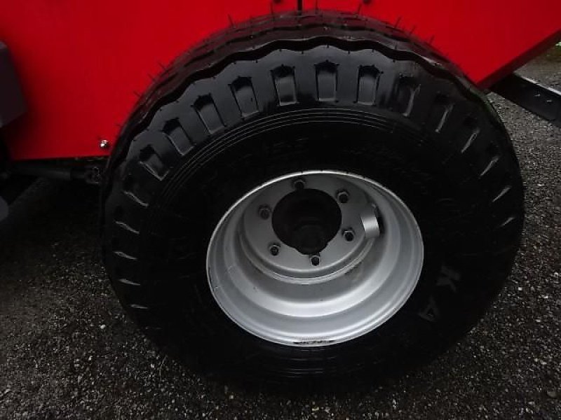 Rundballenpresse typu Metal-Fach Z 562 RN - Presse m Rotor- Messer- Zentralschmierung. mit Bremse- Top Preis, Neumaschine v Neureichenau (Obrázek 10)