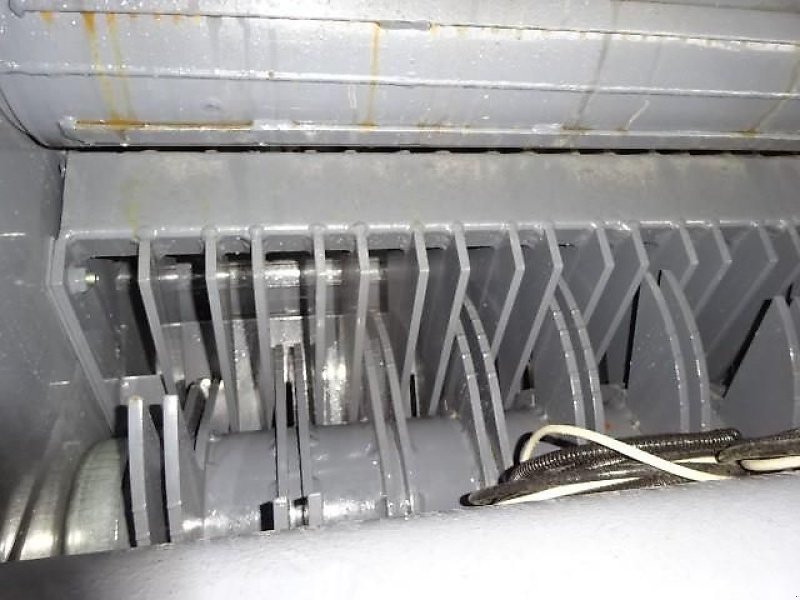 Rundballenpresse typu Metal-Fach Z 562 RN - Presse m Rotor- Messer- Zentralschmierung. mit Bremse- Top Preis, Neumaschine v Neureichenau (Obrázek 17)