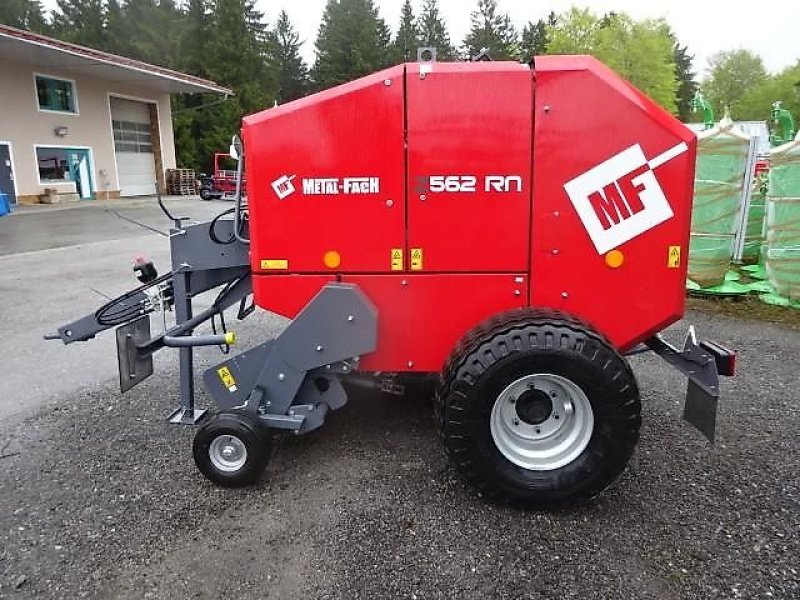 Rundballenpresse typu Metal-Fach Z 562 RN - Presse m Rotor- Messer- Zentralschmierung. mit Bremse- Top Preis, Neumaschine v Neureichenau (Obrázek 8)