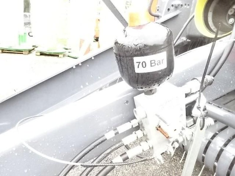 Rundballenpresse typu Metal-Fach Z 562 RN - Presse m Rotor- Messer- Zentralschmierung. mit Bremse- Top Preis, Neumaschine v Neureichenau (Obrázek 24)