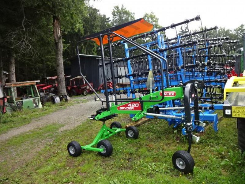 Schwader του τύπου Talex Spyder 420, Neumaschine σε Neureichenau (Φωτογραφία 1)