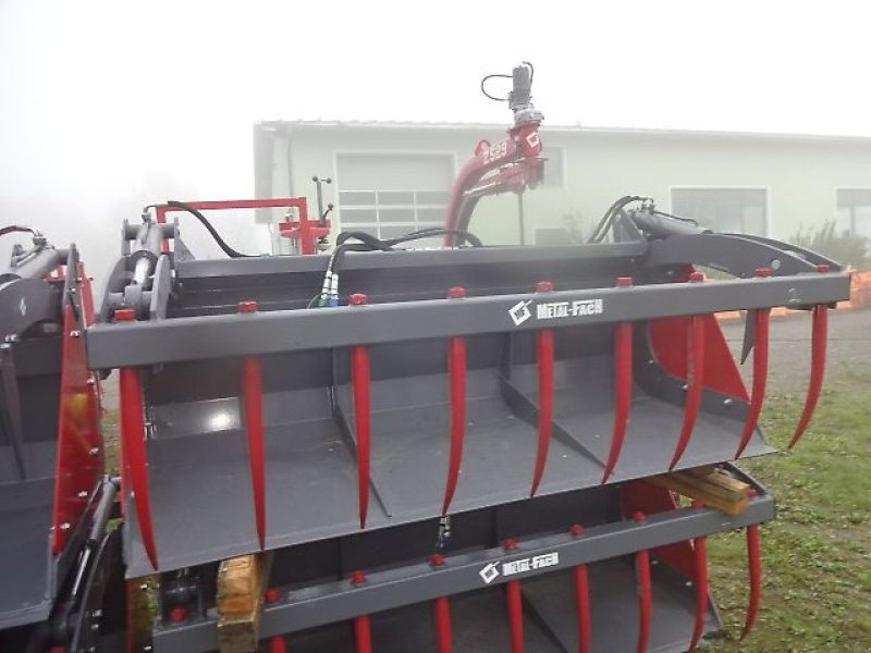 Frontladerzubehör of the type SP-Maskinen Silogreifschaufel-verschiedene Breiten - 1,2 Meter- 1,3 Meter- 1,4 Meter 1,5 Meter  1,8 Meter  2 Meter  - 2..2 Meter  2,4 Meter -   mit 2 Zylinder, Neumaschine in Neureichenau (Picture 1)