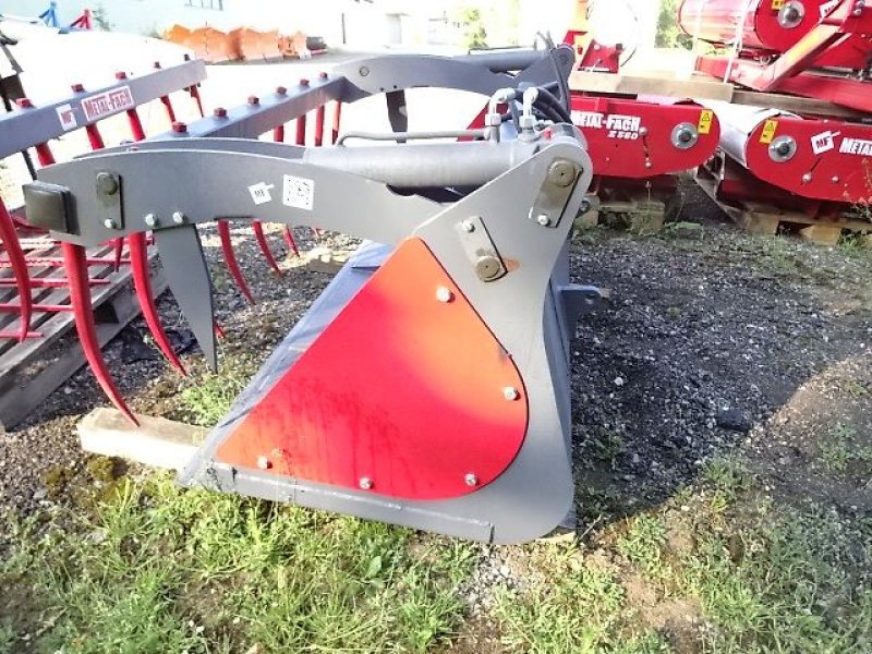 Frontladerzubehör of the type SP-Maskinen Silogreifschaufel-verschiedene Breiten - 1,2 Meter- 1,3 Meter- 1,4 Meter 1,5 Meter  1,8 Meter  2 Meter  - 2..2 Meter  2,4 Meter -   mit 2 Zylinder, Neumaschine in Neureichenau (Picture 7)