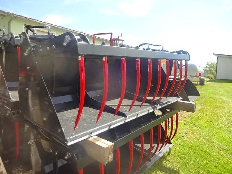 Frontladerzubehör of the type SP-Maskinen Silogreifschaufel-verschiedene Breiten - 1,2 Meter- 1,3 Meter- 1,4 Meter 1,5 Meter  1,8 Meter  2 Meter  - 2..2 Meter  2,4 Meter -   mit 2 Zylinder, Neumaschine in Neureichenau (Picture 16)