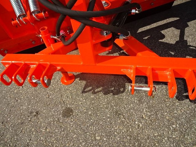 Schneepflug του τύπου H-L-M 1,5 Meter Hydraulisch schwenkbar- Anbau an Dreipunkt, Neumaschine σε Neureichenau (Φωτογραφία 8)