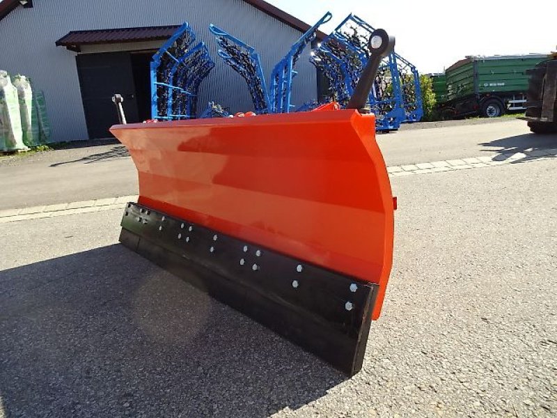Schneepflug of the type H-L-M Schneepflug 1,85 Meter - - Hydraulisch- Anbau an Dreipunkt, Neumaschine in Neureichenau (Picture 2)