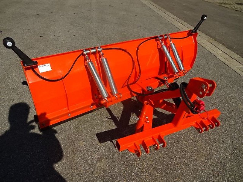 Schneepflug of the type H-L-M Schneepflug 1,85 Meter - - Hydraulisch- Anbau an Dreipunkt, Neumaschine in Neureichenau (Picture 7)