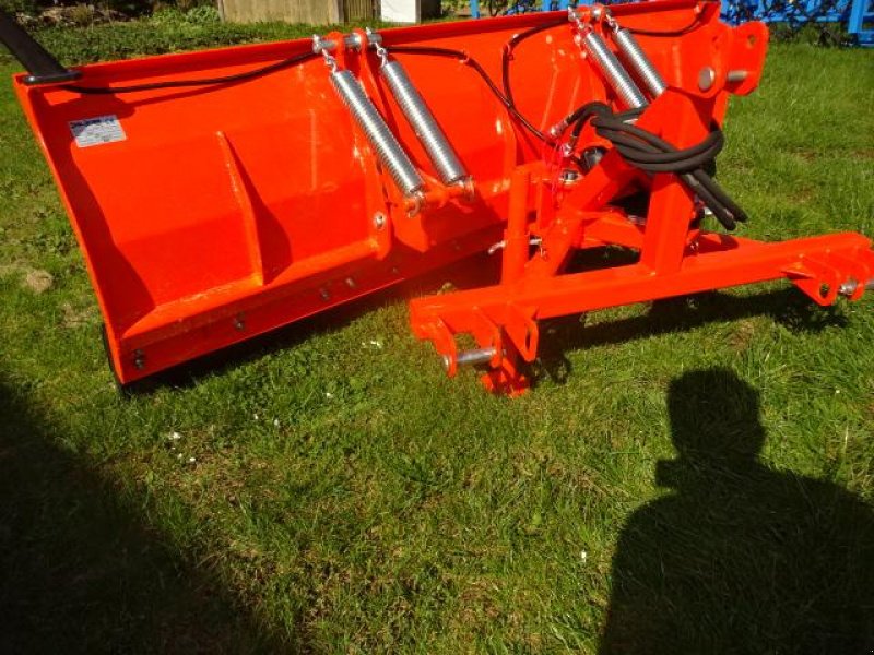 Schneepflug of the type Sonstige Schneeschild 2 Meter- H - L - M - Hydraulisch schwenkbar- Anbau an Dreipunkt, Neumaschine in Neureichenau (Picture 13)