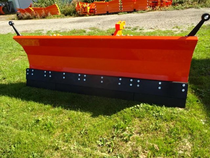 Schneepflug of the type Sonstige Schneeschild 2 Meter- H - L - M - Hydraulisch schwenkbar- Anbau an Dreipunkt, Neumaschine in Neureichenau (Picture 1)