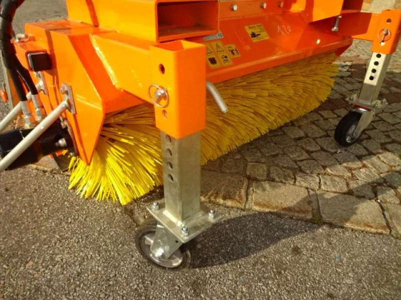 Kehrmaschine a típus Sonstige 1,2 Meter Kehrmaschine - Dreipunkt- Gabelanbau- auch mit Seitenbesen möglich, Neumaschine ekkor: Neureichenau (Kép 10)