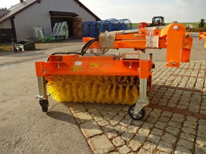 Kehrmaschine a típus Sonstige 1,2 Meter Kehrmaschine - Dreipunkt- Gabelanbau- auch mit Seitenbesen möglich, Neumaschine ekkor: Neureichenau (Kép 3)