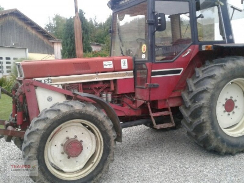 IHC 955 Traktor - technikboerse.com