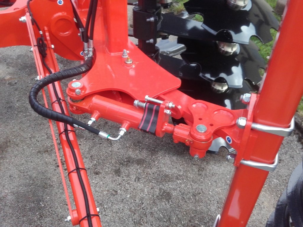 Scheibenegge des Typs Kuhn Optimer+503 R, Neumaschine in Amberg (Bild 3)