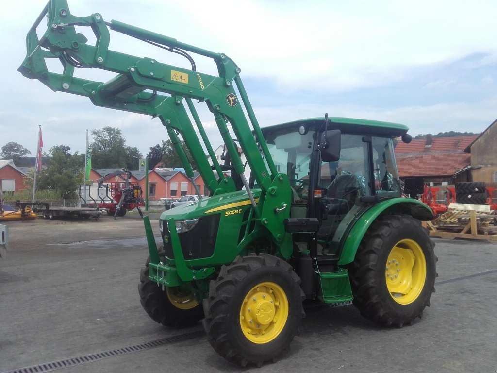 Traktor a típus John Deere 5058E, Neumaschine ekkor: Amberg (Kép 1)