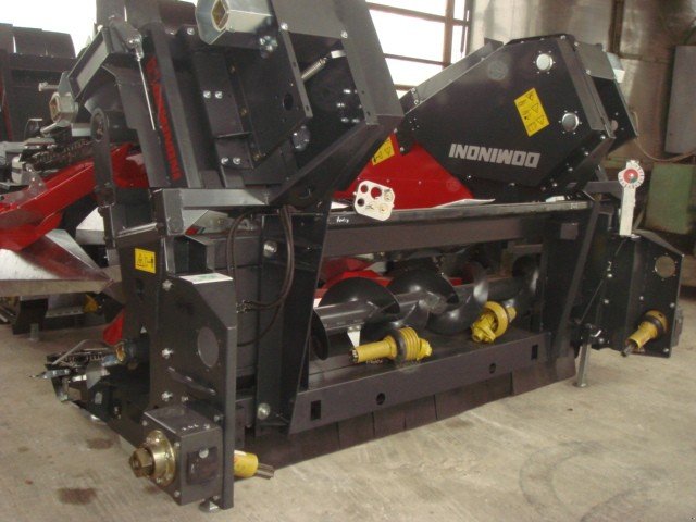Maispflückvorsatz des Typs Dominoni SL 966, Ausstellungsmaschine in Baumgarten (Bild 11)
