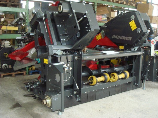 Maispflückvorsatz of the type Dominoni SL 966 BG M, Neumaschine in Baumgarten (Picture 7)
