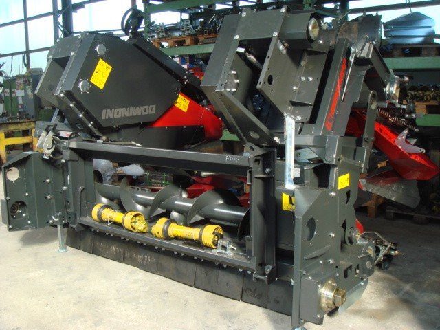 Maispflückvorsatz of the type Dominoni SL 966 BG M, Neumaschine in Baumgarten (Picture 5)