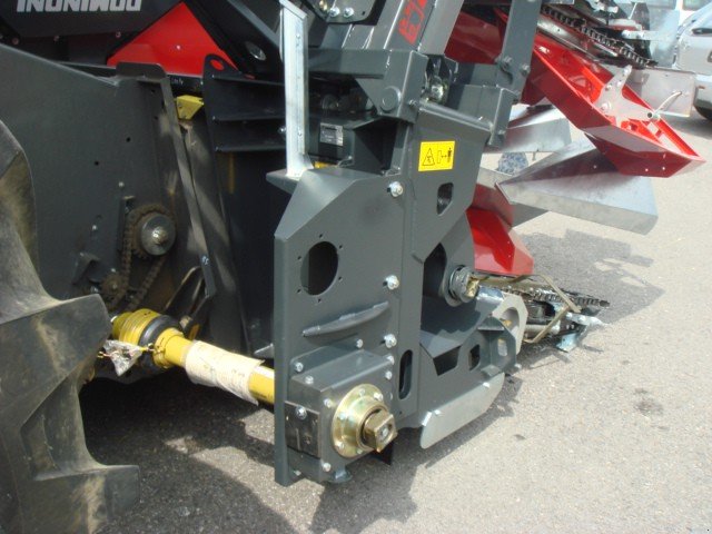 Maispflückvorsatz des Typs Dominoni SL 966 BG M, Neumaschine in Baumgarten (Bild 7)