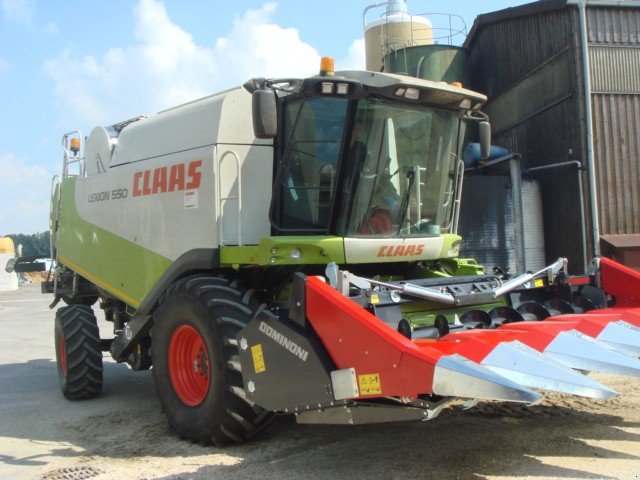 Maispflückvorsatz des Typs Dominoni SL 966 BG M, Neumaschine in Baumgarten (Bild 4)