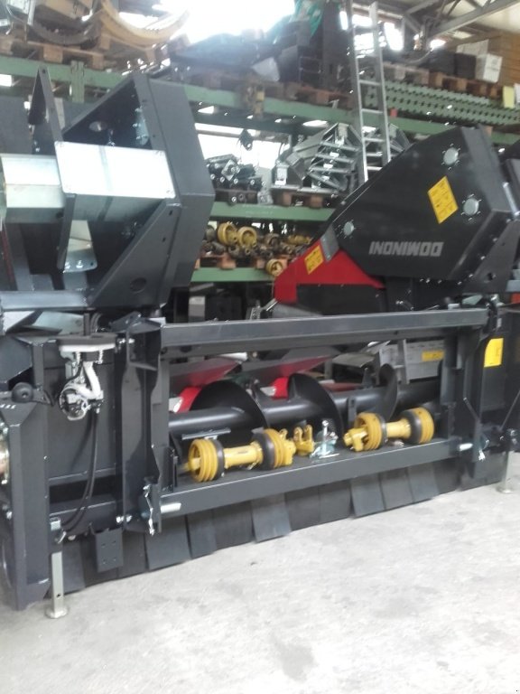 Maispflückvorsatz des Typs Dominoni SL 966 BG M, Neumaschine in Baumgarten (Bild 24)