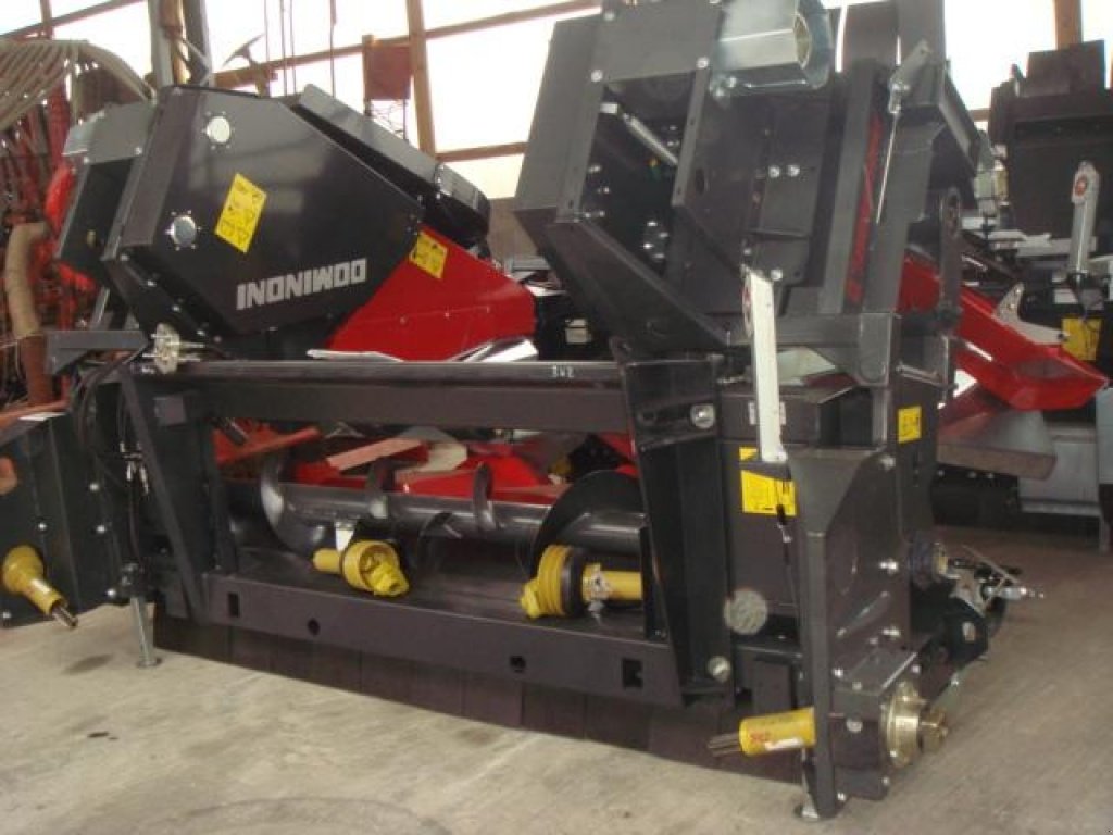 Maispflückvorsatz des Typs Dominoni SL 968, Neumaschine in Baumgarten (Bild 15)