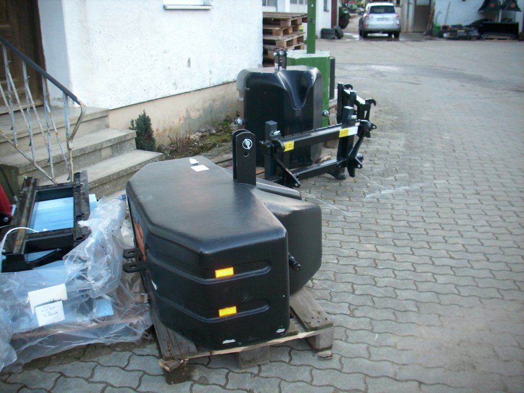 Frontgewicht du type Suer 1000kg +1200kg, Neumaschine en Marxheim (Photo 1)