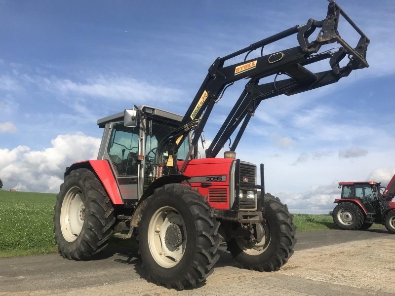 Massey Ferguson 3095 mit Frontlader Traktor