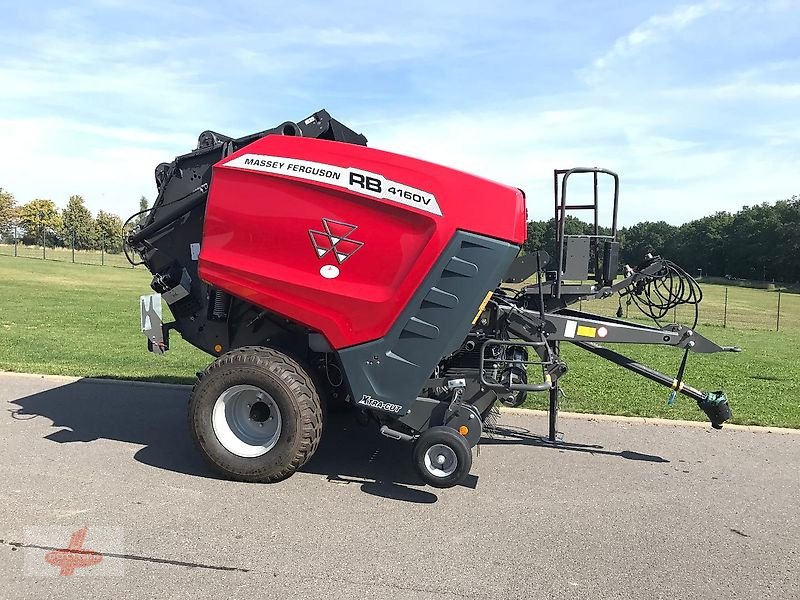 Rundballenpresse a típus Massey Ferguson MF 4160 V Xtra / Lely, Neumaschine ekkor: Oederan (Kép 1)