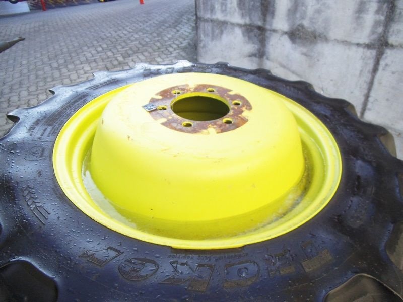 Rad of the type Kleber Traker 280/85 R 28, Gebrauchtmaschine in St. Marienkirchen (Picture 3)